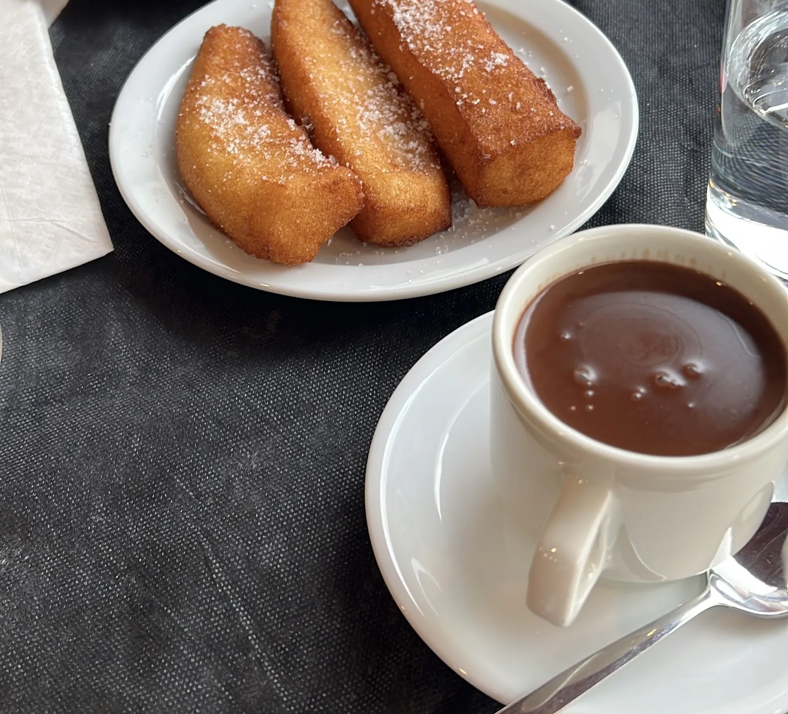 Churros caseros con chocolate